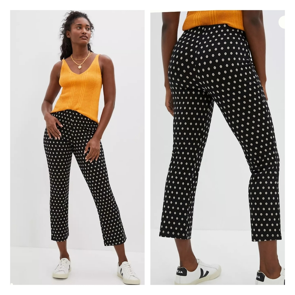 Anthropologie Mikayla Cropped Flare Knit Pants Black Daisy Print Size Small.